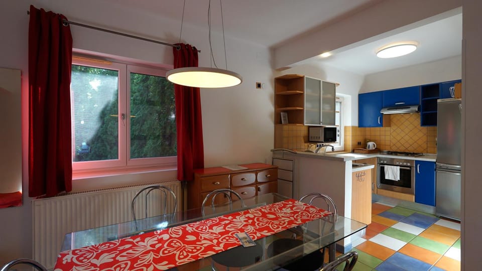 Living room, kitchen