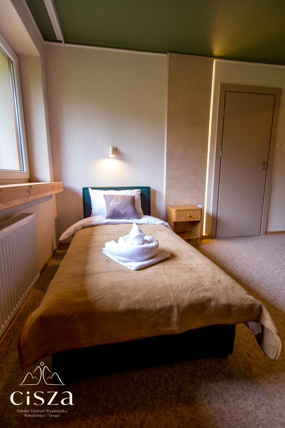 Bed, Photo of the whole room, Bedroom, towels, wardrobe