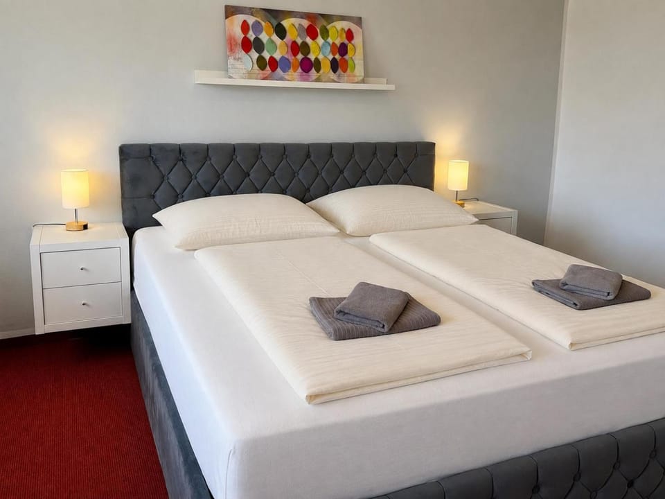 Bed, Photo of the whole room