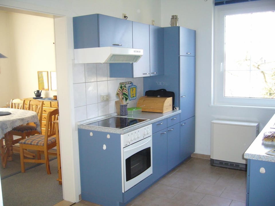 Kitchen or kitchenette, Dining area, dishwasher, pet friendly, stove