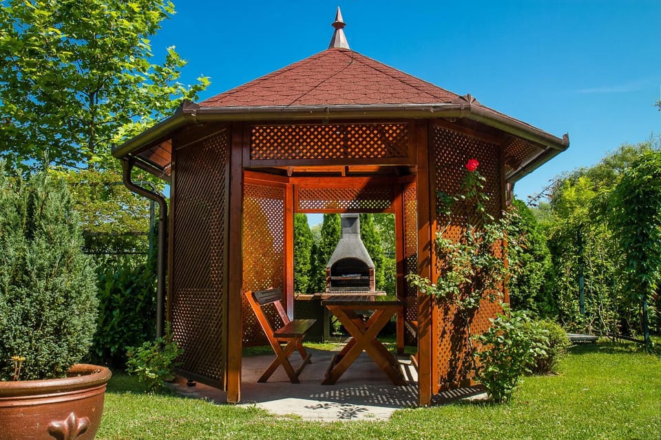 BBQ facilities, Garden