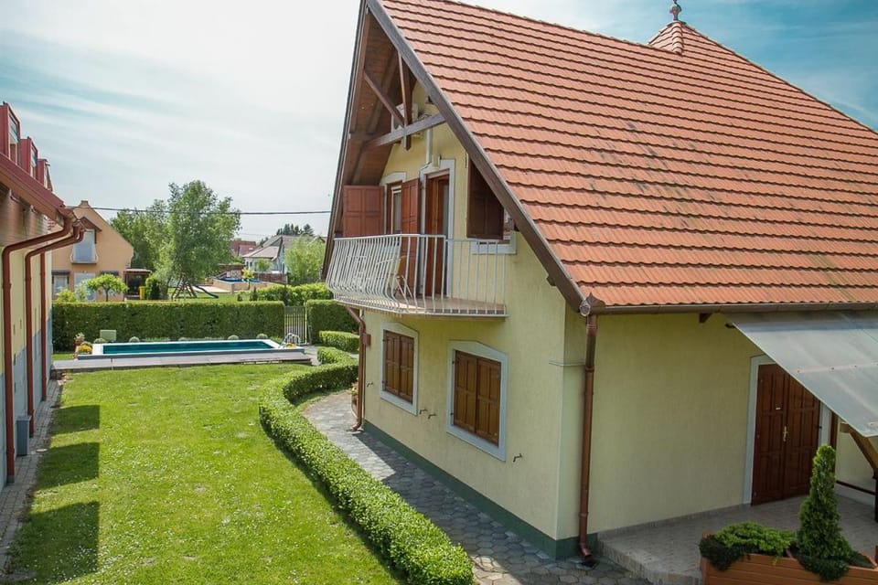 Property building, Balcony/Terrace