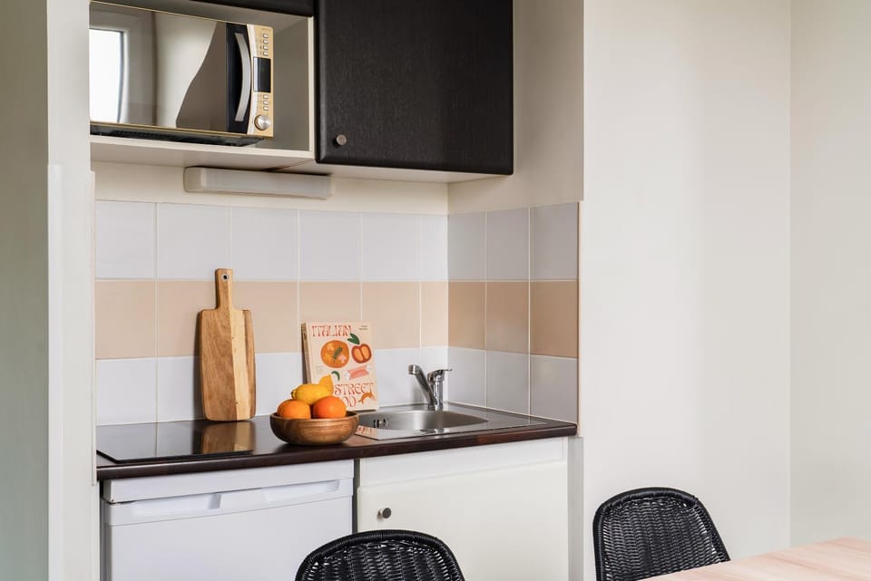 Kitchen or kitchenette, kitchen