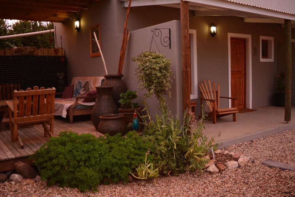 Patio, Facade/entrance