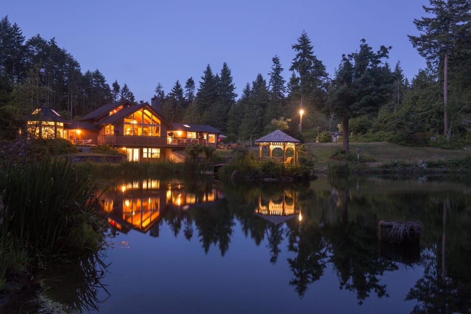 A Hidden Haven Cottages Bed and Breakfast in Washington