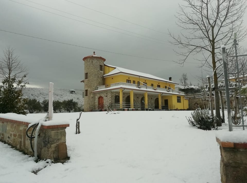 Golden House Cheravanna Da Marco Farm Stay in Campania