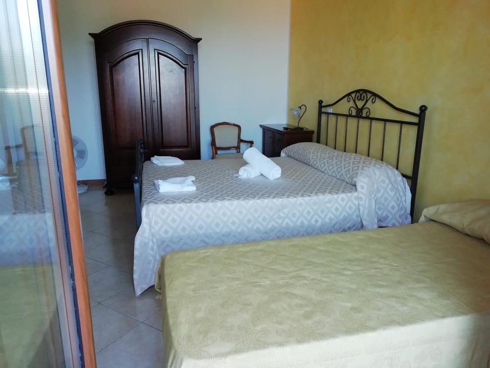 Golden House Cheravanna Da Marco Farm Stay in Campania