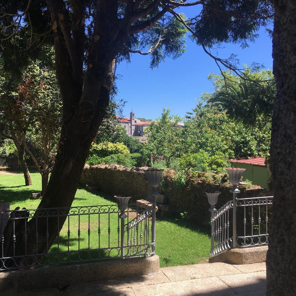 Day, Garden