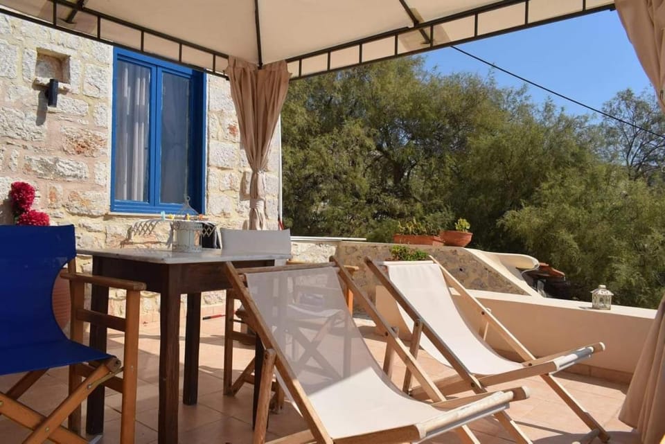 Patio, Day, Summer, View (from property/room), View (from property/room), Balcony/Terrace, Seating area, Dining area, City view, City view, Garden view, Garden view, Sea view, Sea view, Quiet street view, sunbed