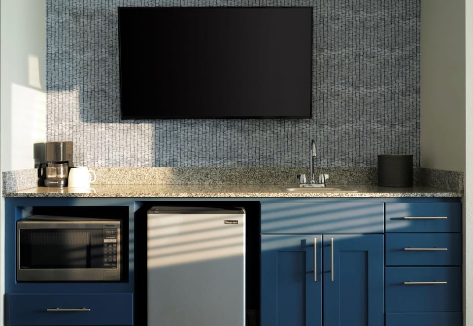 Kitchen or kitchenette, Guests