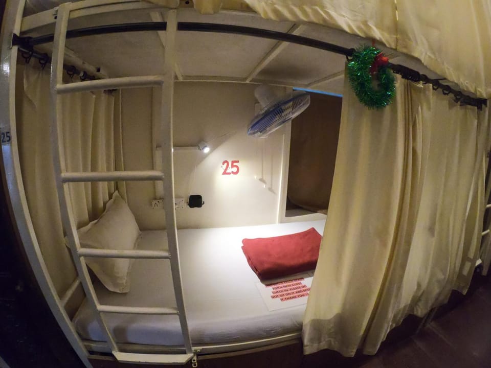 Bedroom, bunk bed