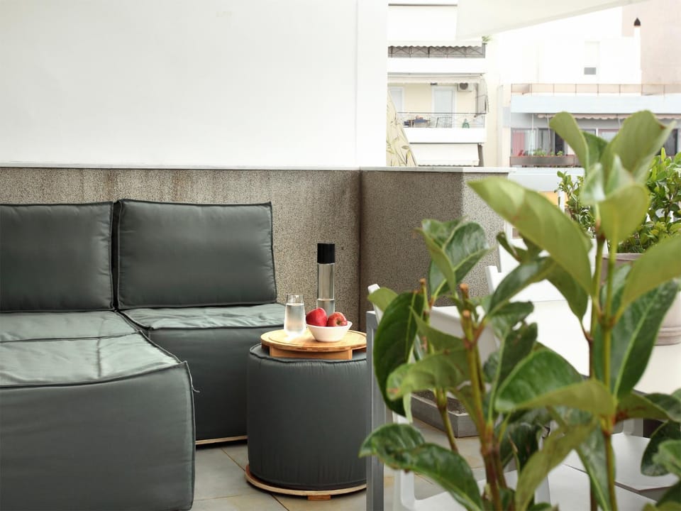 Balcony/Terrace, Decorative detail, Seating area