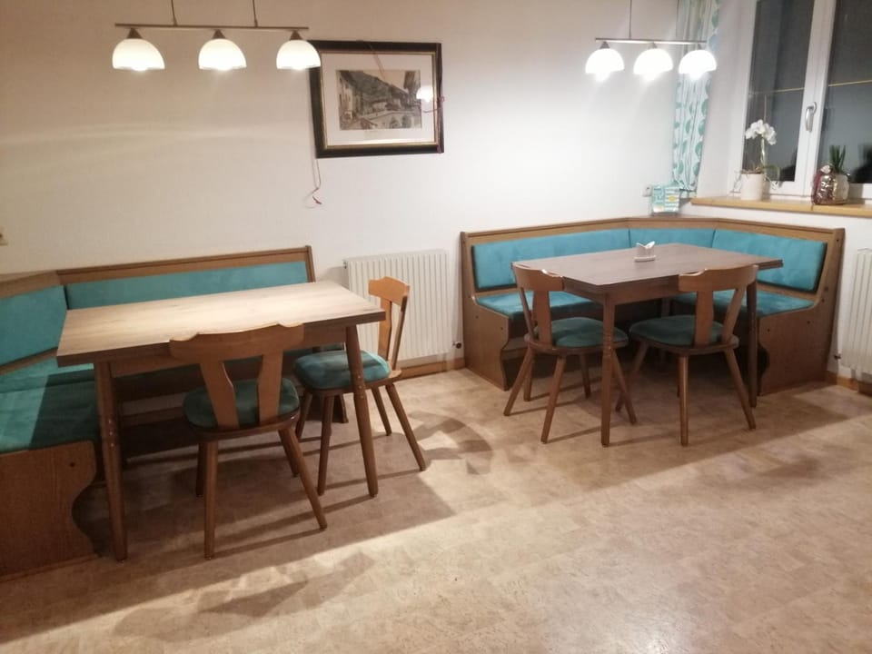 Dining area, Breakfast