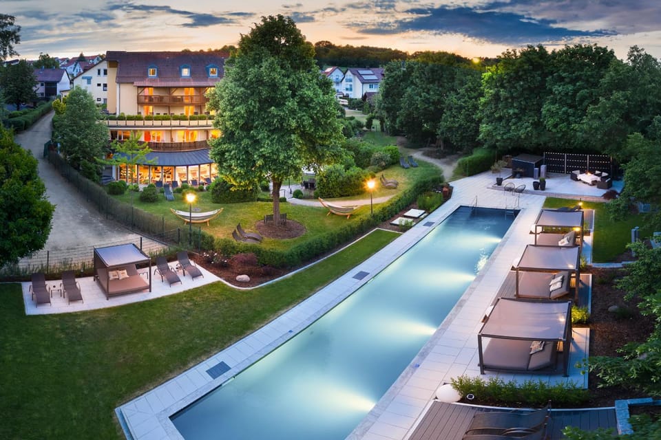 Property building, Natural landscape, Garden, Garden view, Swimming pool