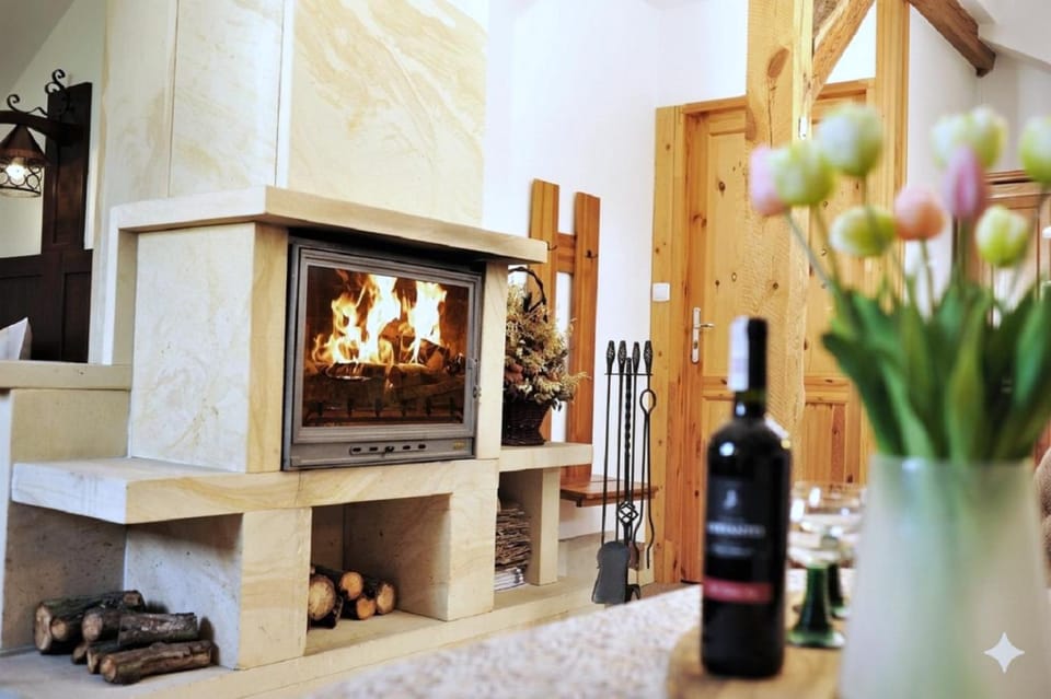 Living room, Seating area, fireplace