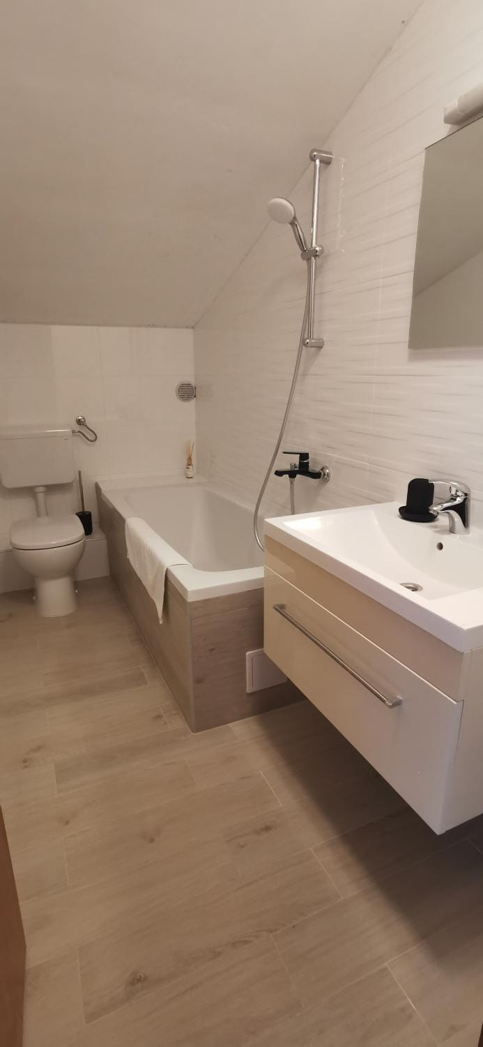 Toilet, Bathroom, Bath, towels