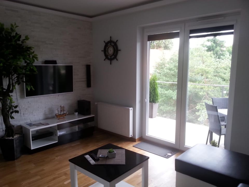 Communal lounge/ TV room, Balcony/Terrace, Living room