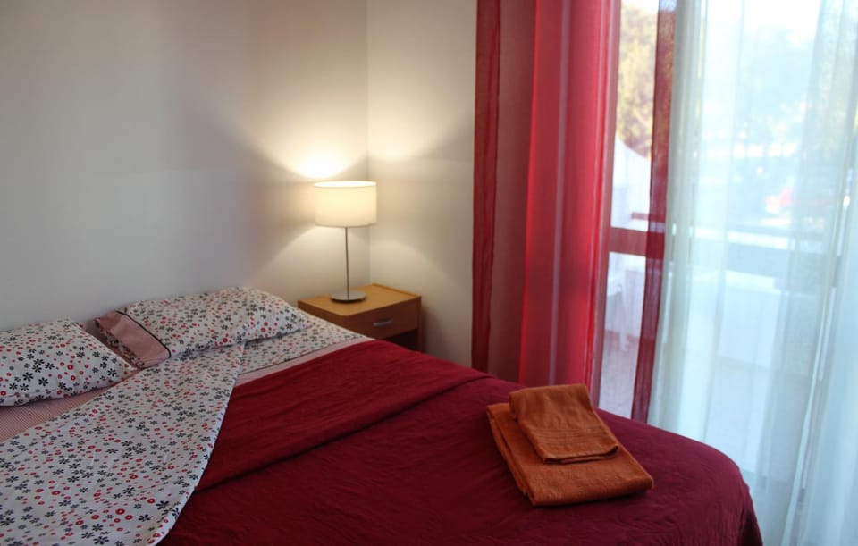 Bed, Balcony/Terrace, Decorative detail