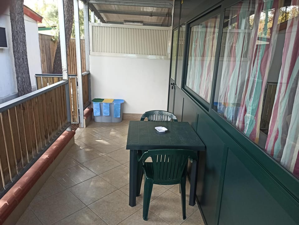 Camping Poseidonia Campground/ 
RV Resort in Campania