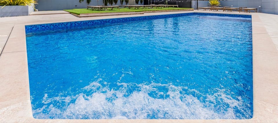 Hot Tub, Swimming pool