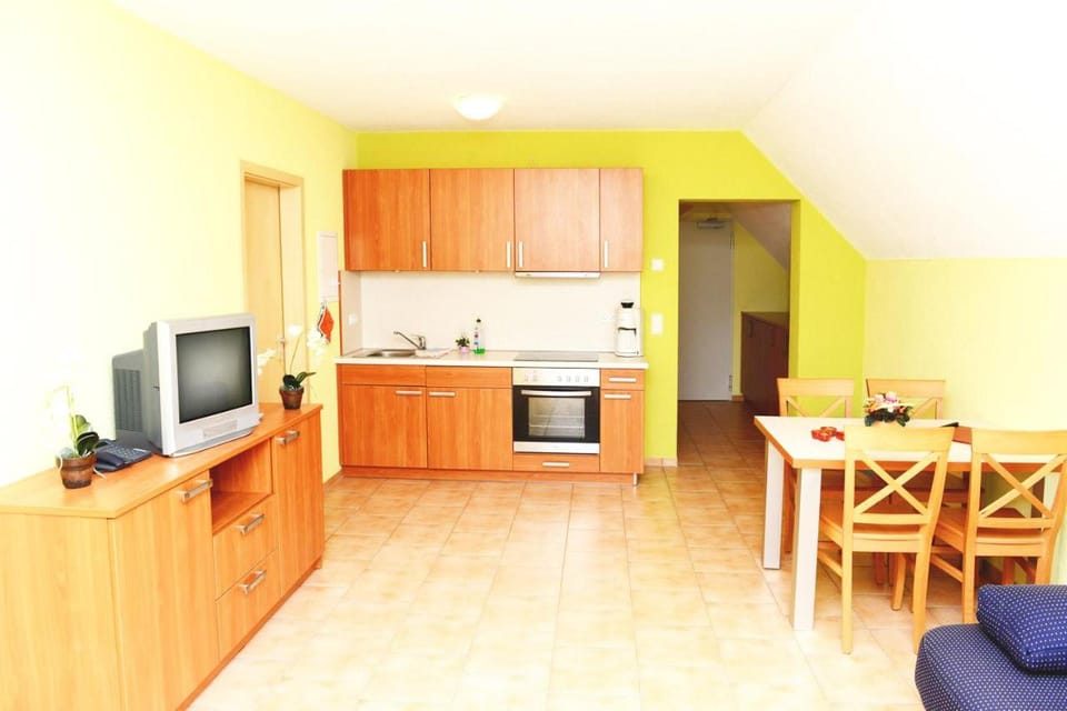 TV and multimedia, Dining area