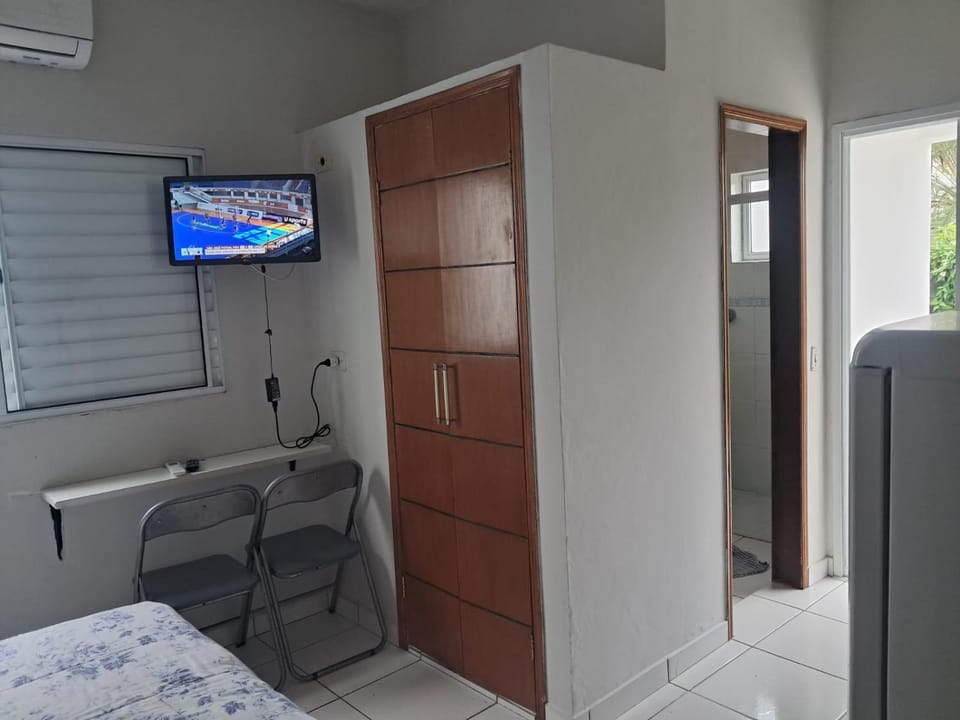 Photo of the whole room, Dining area, air conditioner