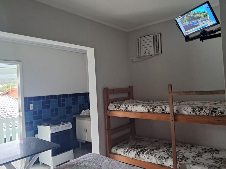 bunk bed, air conditioner