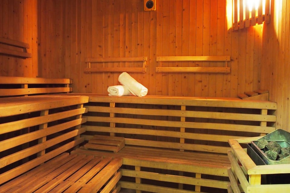 Sauna, Area and facilities