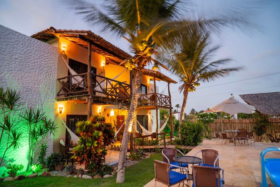 Property building, Garden, View (from property/room), Garden view, Pool view, Swimming pool, sunbed