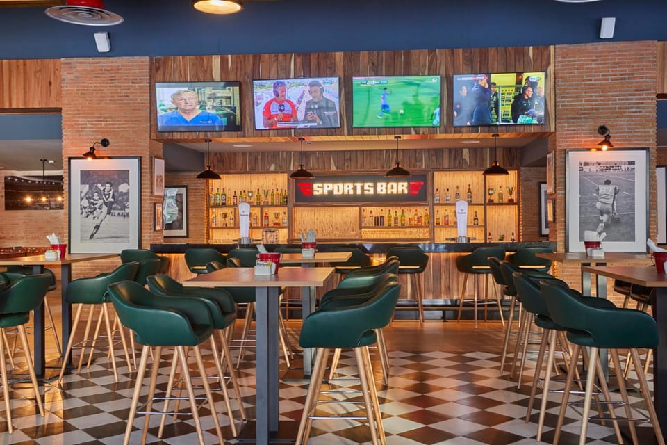 Restaurant/places to eat, Communal lounge/ TV room, Nightclub / DJ, TV and multimedia, Lounge or bar, Banquet/Function facilities, Evening entertainment