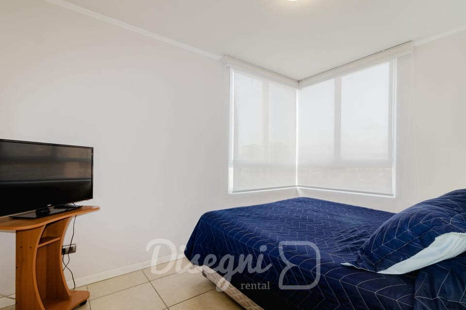 Bed, TV and multimedia, Bedroom