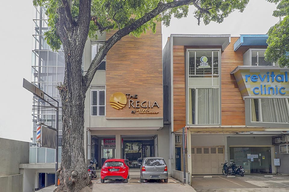 Facade/entrance
