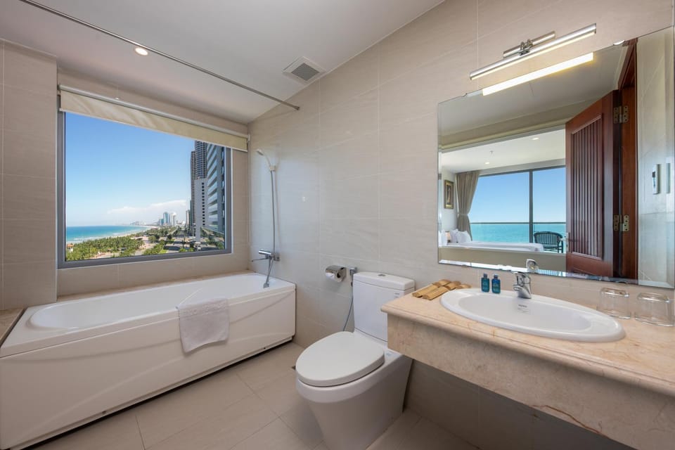 Bathroom, Sea view, Bath
