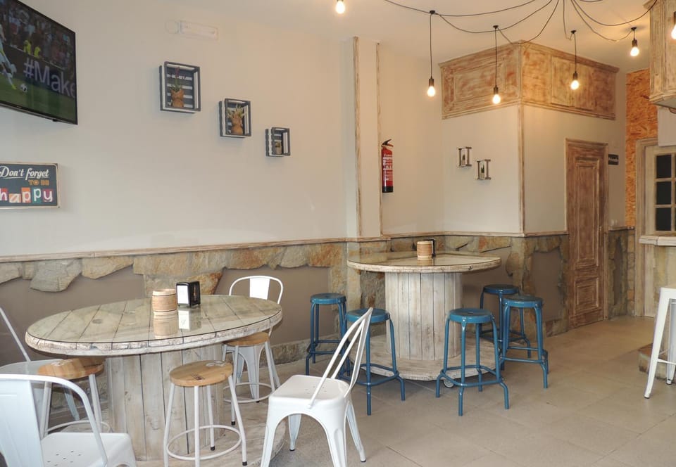 Lounge or bar