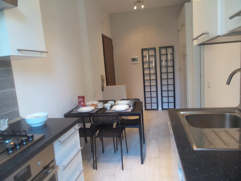 Kitchen or kitchenette, Dining area, Italian breakfast