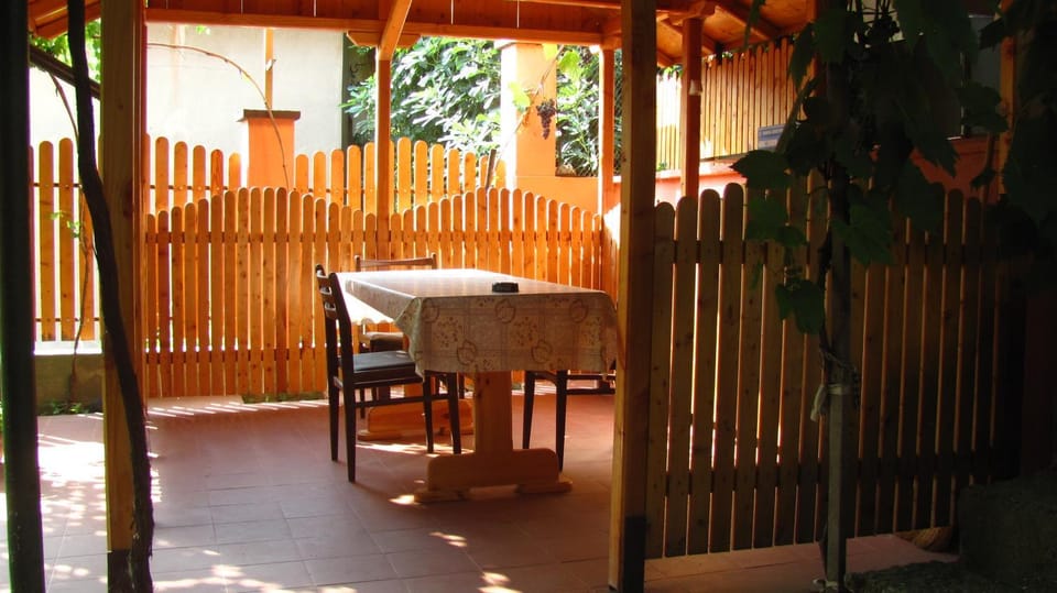 Patio, Garden