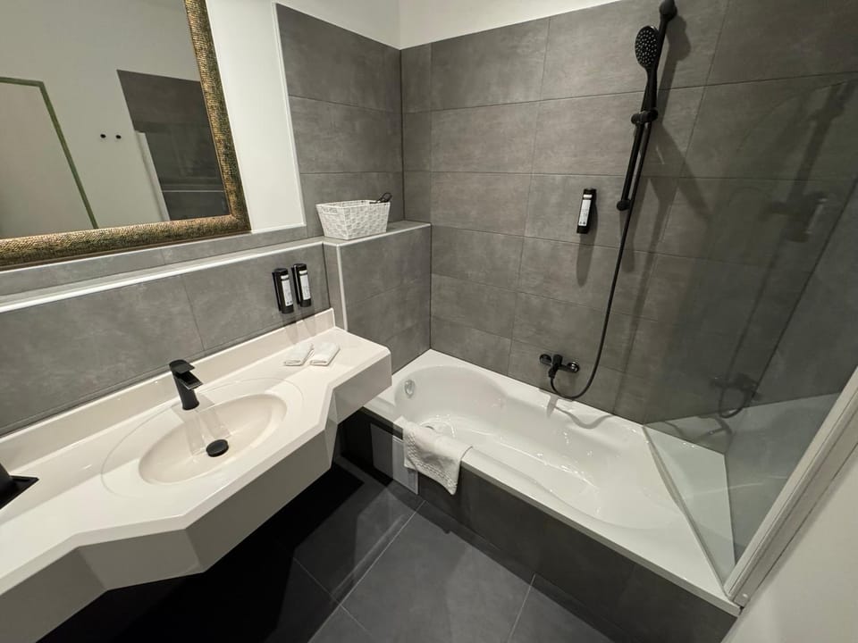 Self-Check-in Hotel VinoQ Mistelbach Hotel in Austria