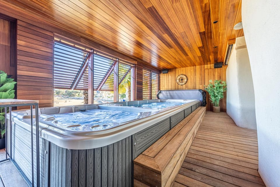 Hot Tub, Sea view