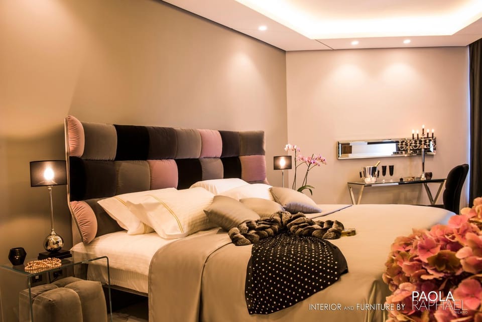 Property building, Spring, Day, Night, Summer, Other, Photo of the whole room, Decorative detail, Decorative detail, Bedroom, Autumn, On site, City view, Seasons, Time of day, Sunrise, Sunset, Family