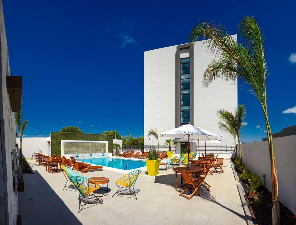 Pool view, Swimming pool