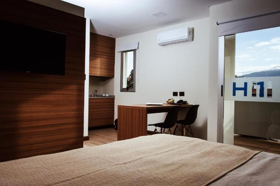Kitchen or kitchenette, Photo of the whole room, Dining area, Bedroom