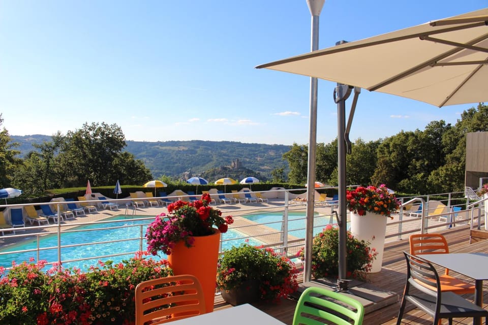 Balcony/Terrace, Lounge or bar, Swimming pool