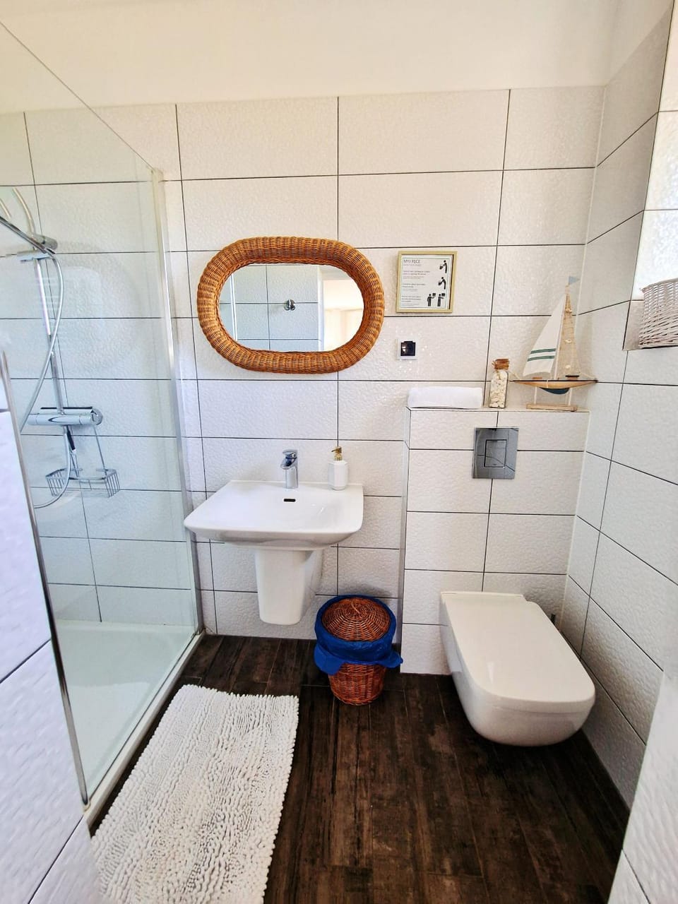 Shower, Toilet, Bathroom, Seating area, towels, towels