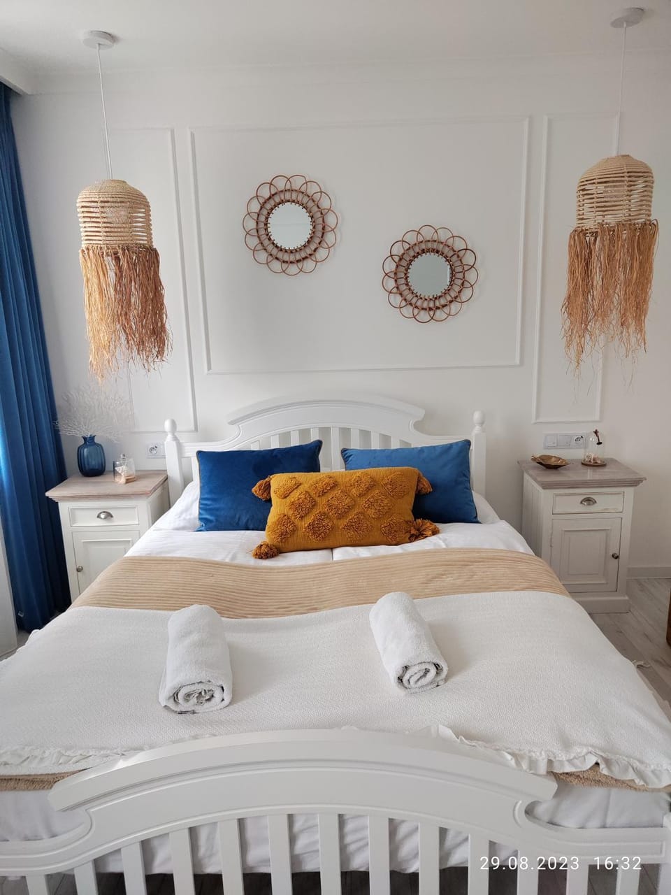 Bed, Other, Other, Other, Photo of the whole room, Seating area, Bedroom, towels, towels