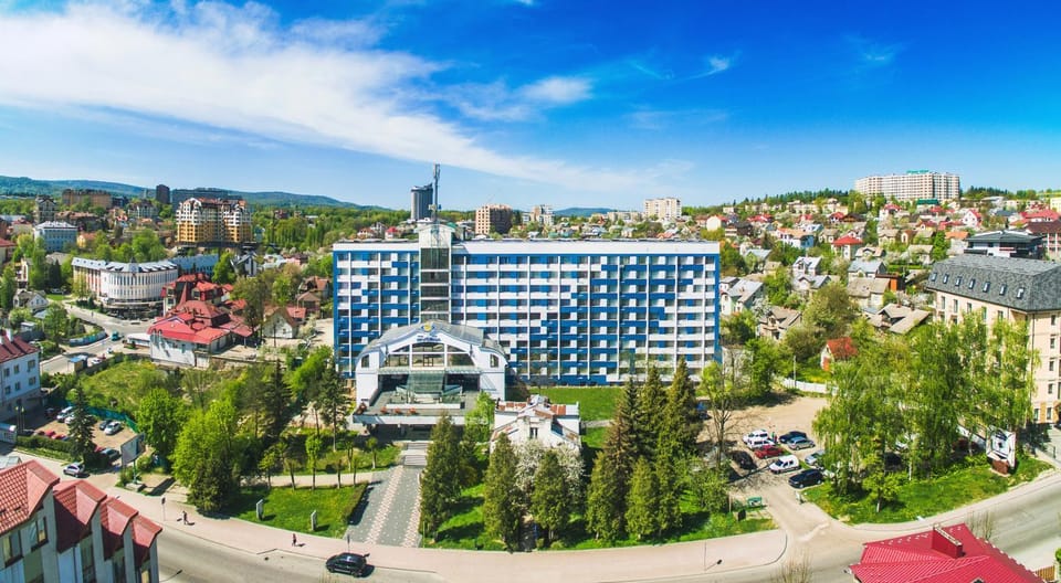 Facade/entrance, Bird's eye view, City view