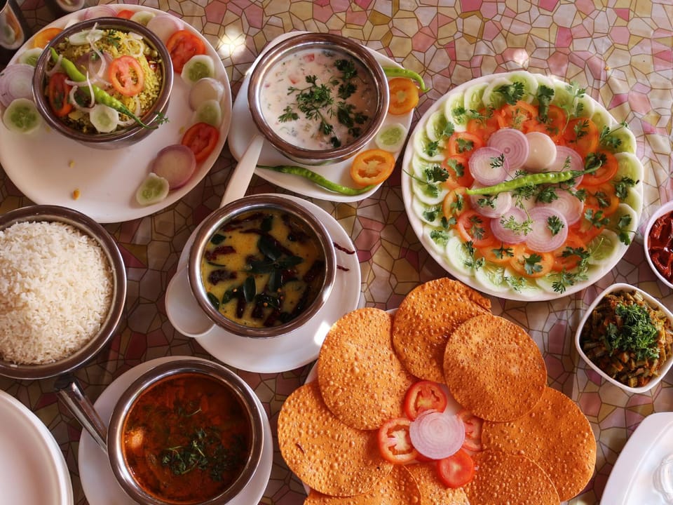 Restaurant/places to eat, Buffet breakfast, Lunch