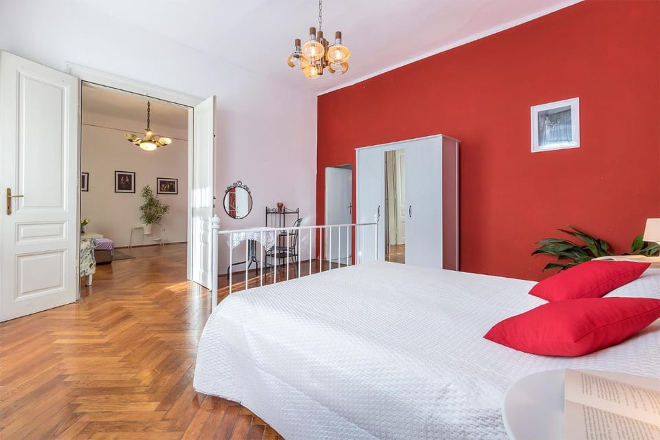 Pula city center big apartment with private parking Apartment in Pula