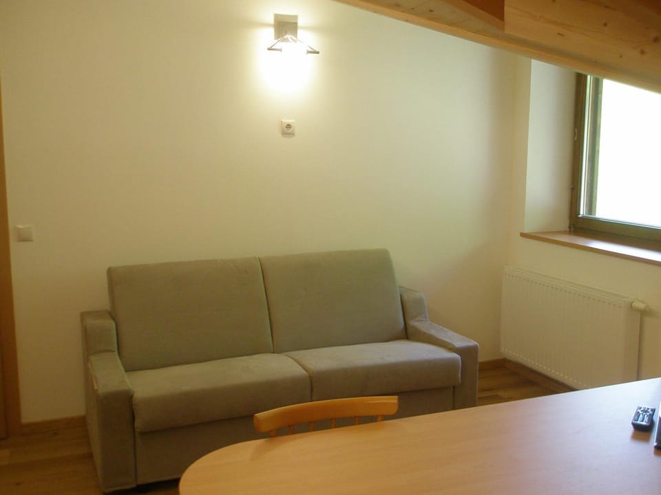 Bed, Seating area