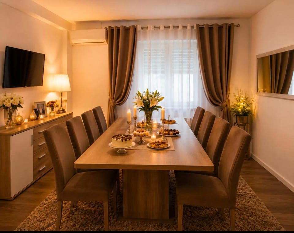 TV and multimedia, Seating area, Dining area