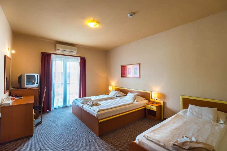 Beach Hotel Hotel in Siófok